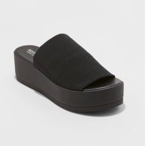 NWT/Box Mossimo Slinky Shoe S. 8